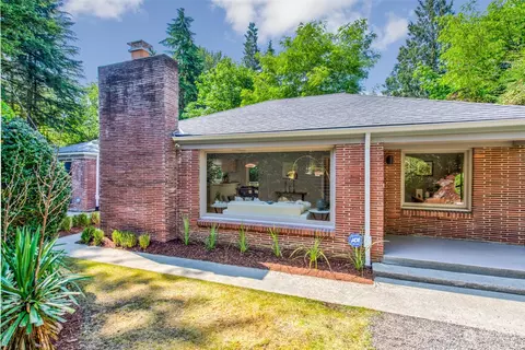 11825 31st Pl NE, Seattle, WA 98125