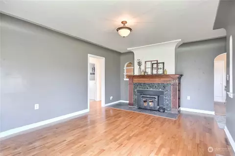 2107 Wells St, Enumclaw, WA 98022 photo 5
