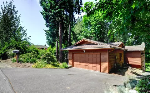 717 Daley St, Edmonds, WA 98020