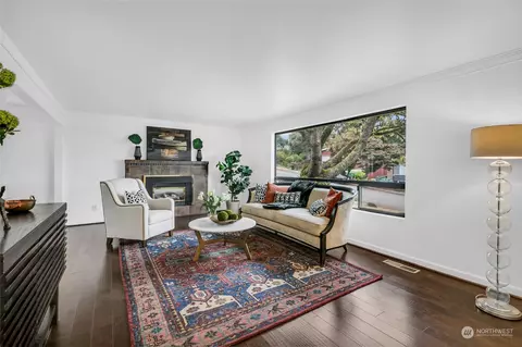 150 NE 165th St, Shoreline, WA 98155