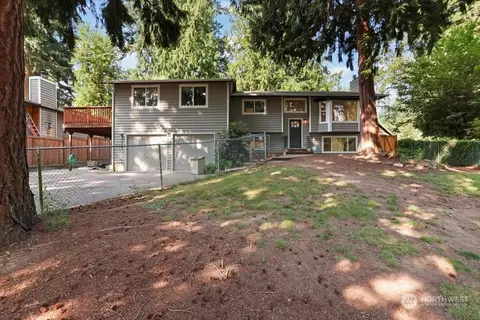 5609 195th Ave E, Bonney Lake, WA 98391