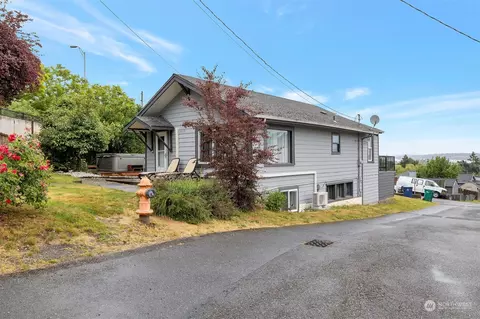 3510 S 132nd St, Tukwila, WA 98168