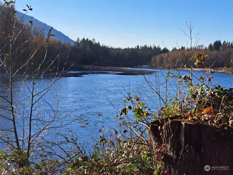 41794 S Shore Dr, Concrete, WA 98237