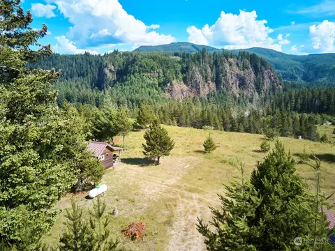 2 Bigfoot Blvd, Cougar, WA 98616