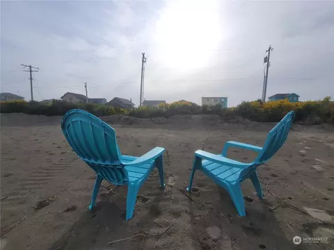 1198 Ocean Shores Blvd SW, Ocean Shores, WA 98569