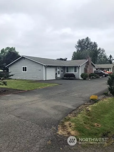 130 4th Ave SW, Pacific, WA 98047