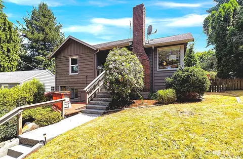 12324 22nd Ave NE, Seattle, WA 98125
