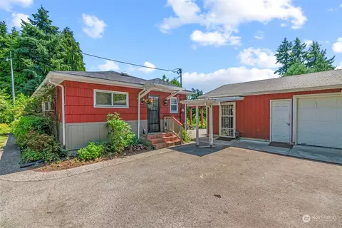 67 Pacific Pl, Longview, WA 98632