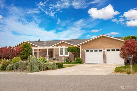 146 S Vista Del Mar St, Camano Island, WA 98282