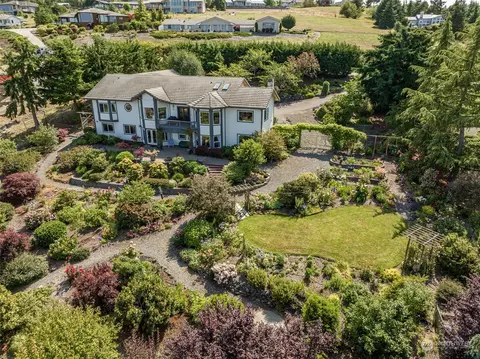 131 Hawks Way, Sequim, WA 98382
