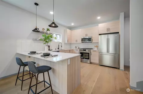 7753 26th Ave NW, Seattle, WA 98117