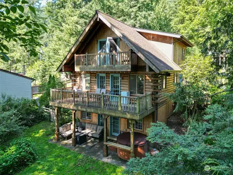 416 Rainbow Dr, Sedro Woolley, WA 98284