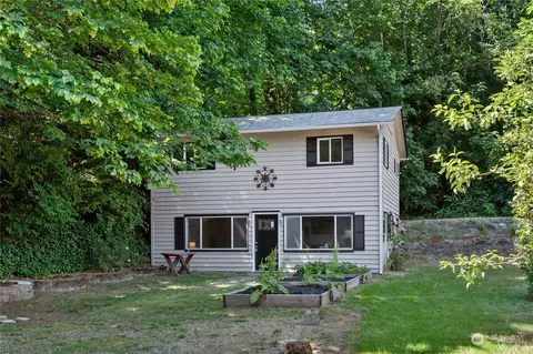 90 Lorrain Ct, Belfair, WA 98528