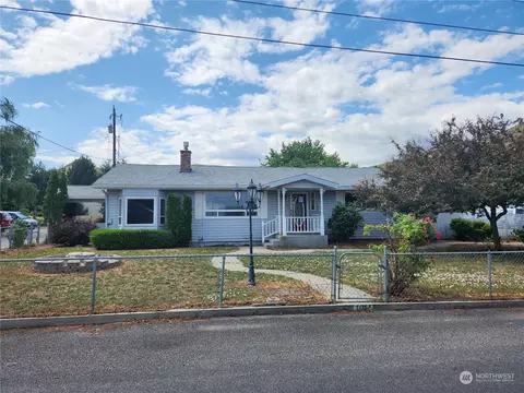1017 Crawford Ave, Wenatchee, WA 98801