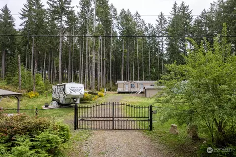 610 E Mason Lake Dr E, Grapeview, WA 98546