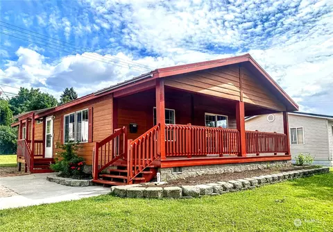 1117 River Dr, Coulee Dam, WA 99116