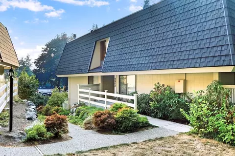 9900 NE 124th St #1312, Kirkland, WA 98034