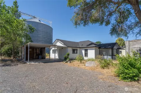 204 E 2nd Ave, Lind, WA 99341