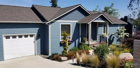 4931 Breezefair Rd, Freeland, WA 98249