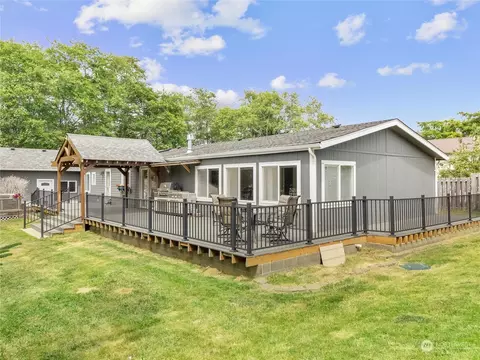 105 Short Ln, Cosmopolis, WA 98537
