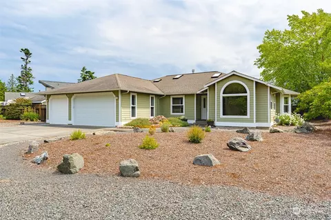 8112 Comox Loop, Blaine, WA 98230