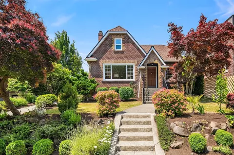 1537 Thorndyke Ave W, Seattle, WA 98199