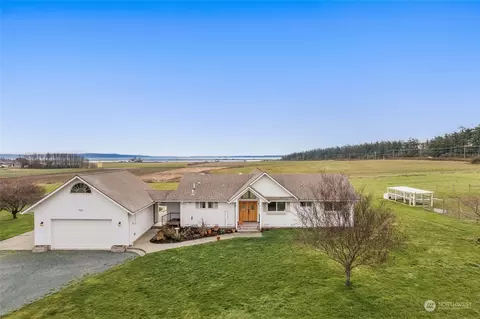 909 Patmore Rd, Coupeville, WA 98239