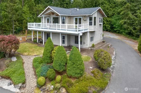 733 Malabar Dr, Camano Island, WA 98282