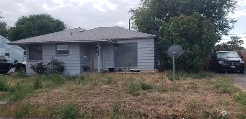 915 S Hawthorne Dr, Moses Lake, WA 98837