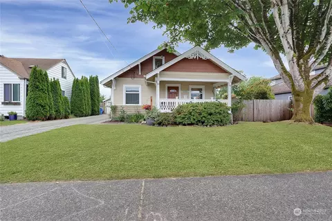 1320 W Pioneer Ave, Puyallup, WA 98371