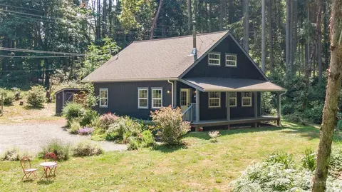 15035 119th Ave SW, Vashon, WA 98070