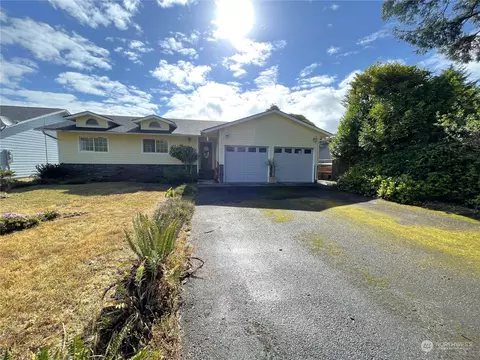 424 Point Brown Ave SE, Ocean Shores, WA 98569