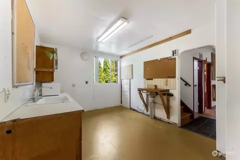 7811 Greenwood Ave N, Seattle, WA 98103 photo 35