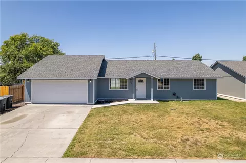 908 E Hayden Dr, Moses Lake, WA 98837