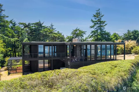 5700 Hendricks St, Port Townsend, WA 98368