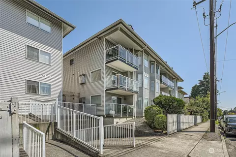 1700 12th Ave S #304, Seattle, WA 98144