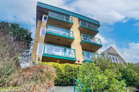 3919 Whitman Ave N #102, Seattle, WA 98103