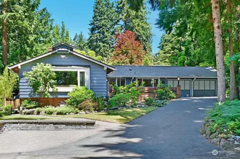 3738 NE 187th St, Lake Forest Park, WA 98155