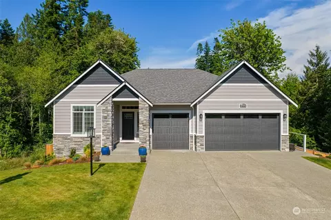 8026 Keanland Park Ln SE, Olympia, WA 98501