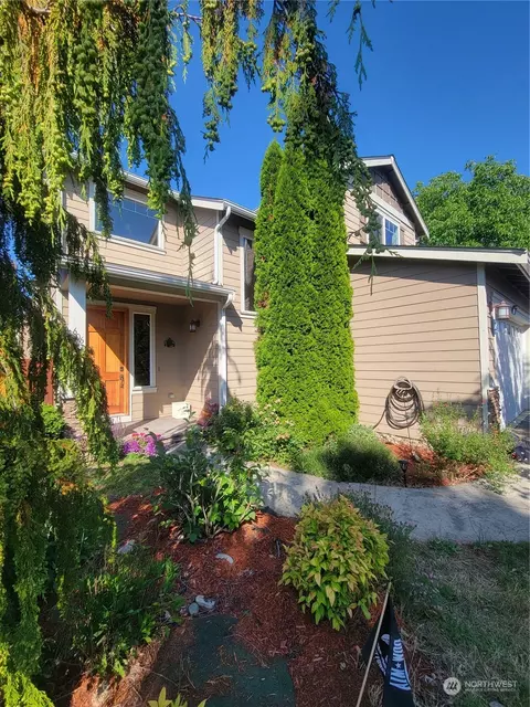 606 Trump Ave NW, Yelm, WA 98597