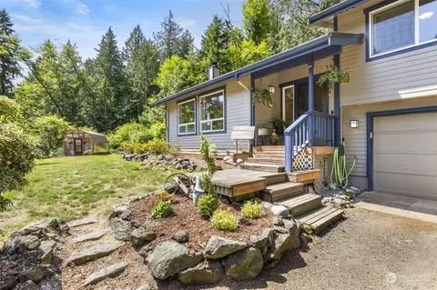 16280 Candy Loop NE, Poulsbo, WA 98370
