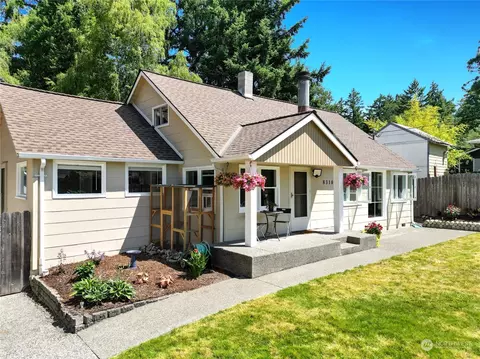8310 Woodbourne Dr SW, Lakewood, WA 98499
