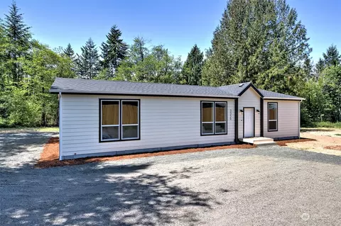 3350 E Rasor Rd W, Belfair, WA 98528
