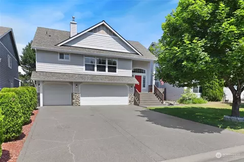 8913 188th St E, Puyallup, WA 98375