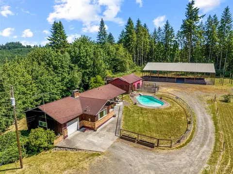 825 Spirit Lake Hwy, Castle Rock, WA 98611