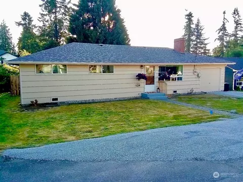 6110 East Dr, Everett, WA 98203