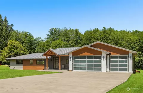 956 Sandy Point Rd, Langley, WA 98260