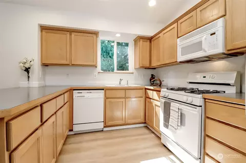 302 79th Pl SW, Everett, WA 98203 photo 12