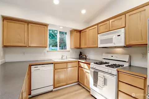 302 79th Pl SW, Everett, WA 98203 photo 11