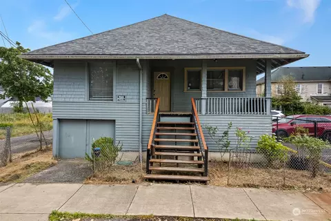 206 N E St, Aberdeen, WA 98520